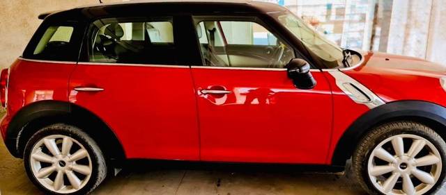 https://images10.gaadi.com/usedcar_image/4554987/original/processed_processed_6a5a4f70-fe3d-48c8-b8e0-2f2b90a560d8.jpeg?imwidth=6401