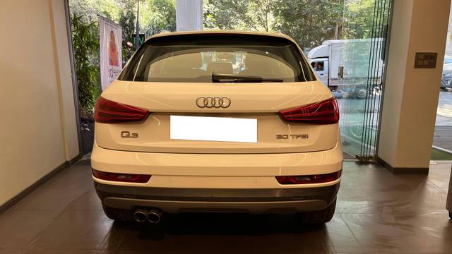 https://images10.gaadi.com/usedcar_image/4555000/original/processed_8e293275dcaf5cb66de827091f816232.jpeg?imwidth=6402