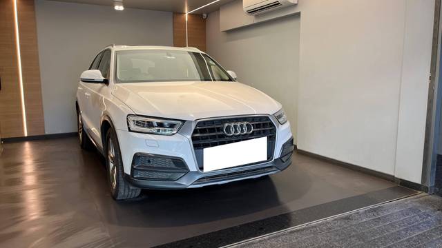 https://images10.gaadi.com/usedcar_image/4555000/original/processed_fc213a05f541c213b650e3660e8c0c38.jpeg?imwidth=6401