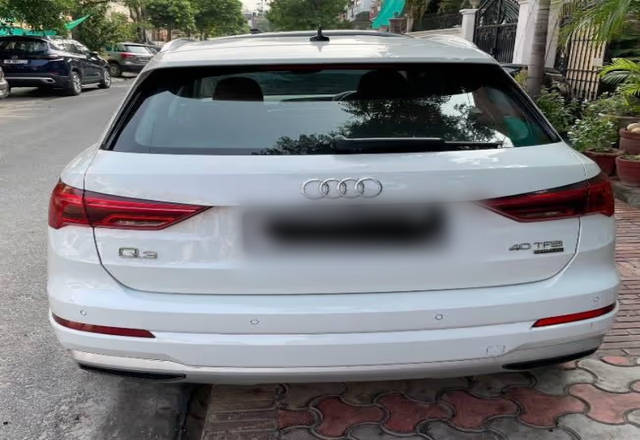 https://images10.gaadi.com/usedcar_image/4555002/original/eaa39d47-bfa0-4f12-a4a8-5e2417c5cbf2.?imwidth=6401