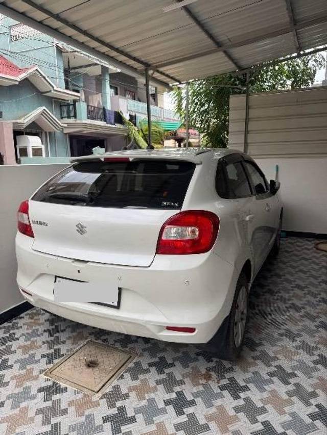 https://images10.gaadi.com/usedcar_image/4555004/original/processed_62ef4887-7604-4d10-b356-1b7b550ac013.jpeg?imwidth=6402