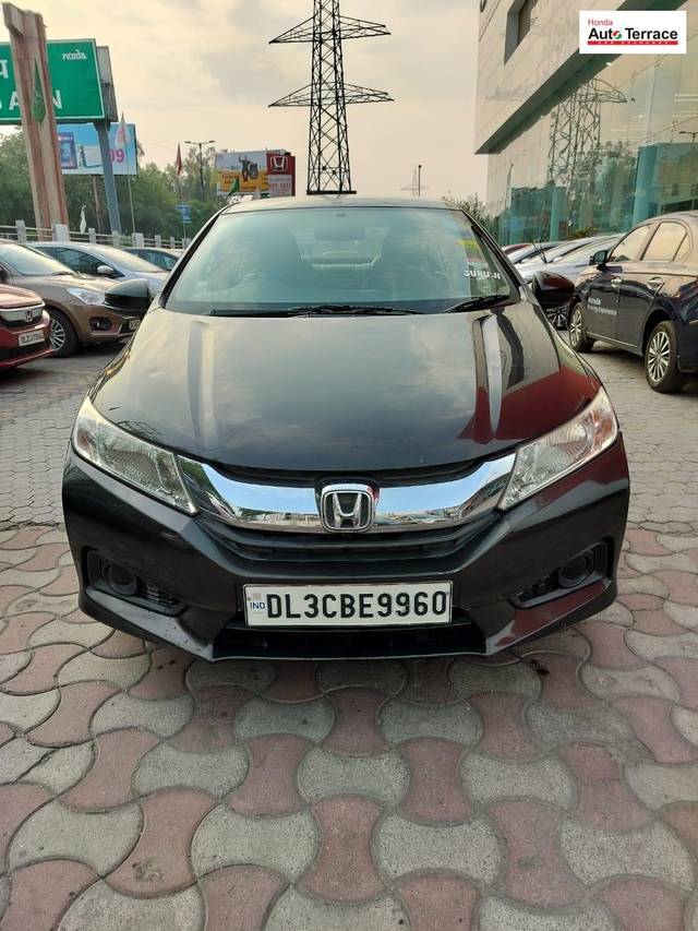 https://images10.gaadi.com/usedcar_image/4555053/original/165caa6408510a73bb824fbf8f0e3a8e.jpg?imwidth=6400