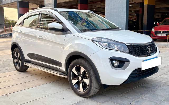 https://images10.gaadi.com/usedcar_image/4555059/original/processed_e49ffde5e18814b47b91ff203bd903bd.jpg?imwidth=6400