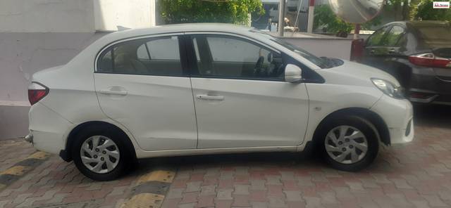 https://images10.gaadi.com/usedcar_image/4555066/original/99d8a3c646d6909900af36710557c53b.jpg?imwidth=6400