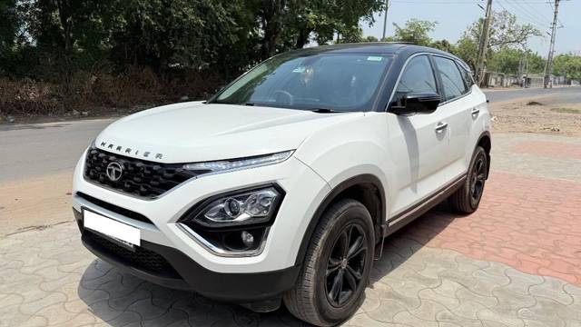https://images10.gaadi.com/usedcar_image/4555071/original/processed_aa6753c8-fbd0-4c51-86ba-a668900f543a.jpeg?imwidth=6402