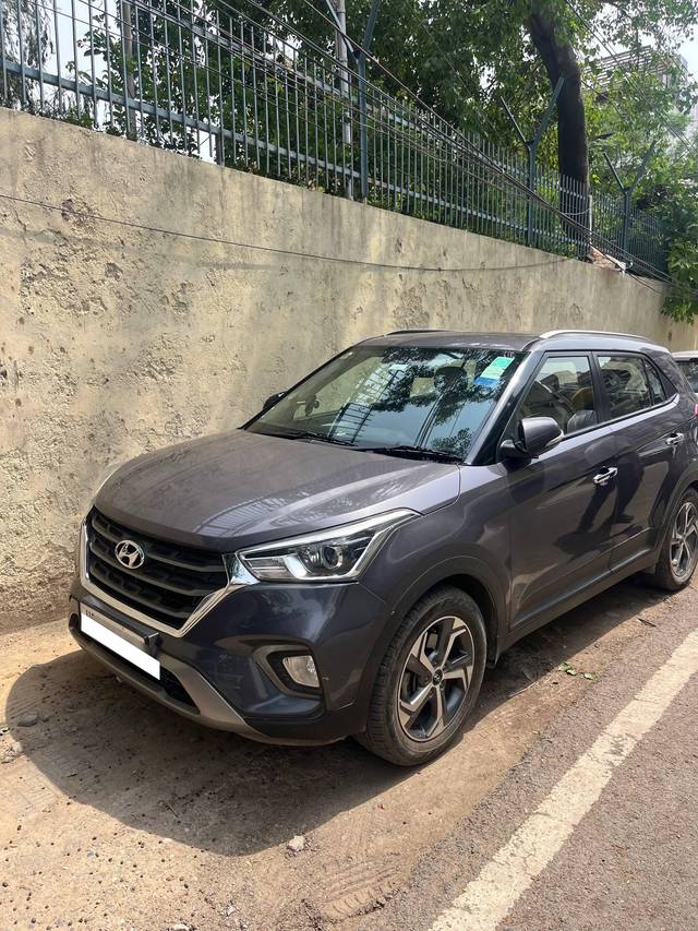 https://images10.gaadi.com/usedcar_image/4555075/original/processed_6bae34bd-35a7-47eb-b438-bb8291e0d20b.jpg?imwidth=6402