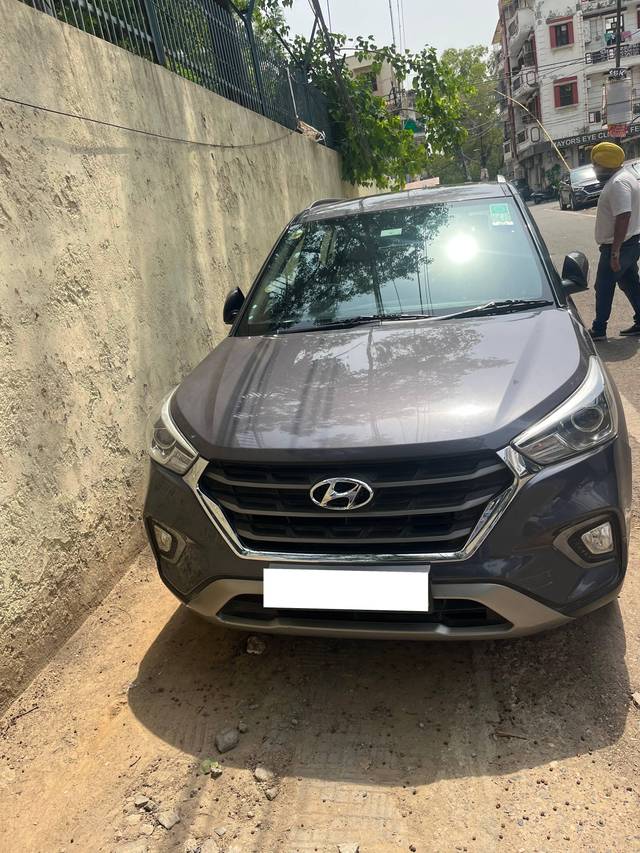 https://images10.gaadi.com/usedcar_image/4555075/original/processed_ba6730bf-b5bd-47e6-ac45-676cdbae9351.jpg?imwidth=6400