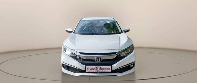 https://images10.gaadi.com/usedcar_image/4555080/original/processed_0253760b2cebf1b4c307fcbe5392e2bc.jpg?imwidth=6402