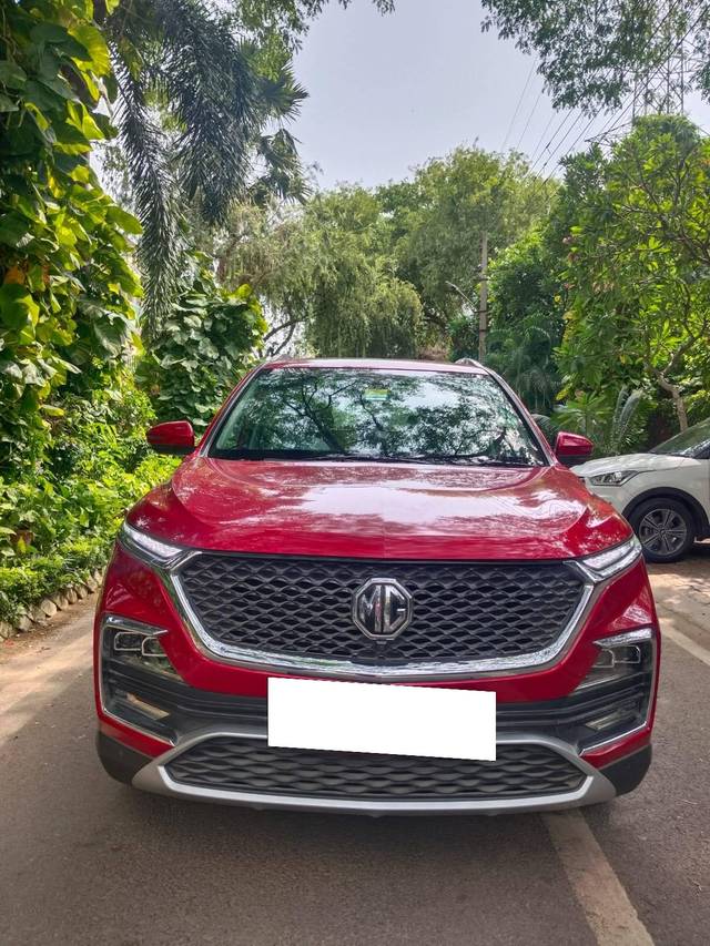 https://images10.gaadi.com/usedcar_image/4555086/original/processed_35bd91b5701c4b1baadb2825c1799769.jpg?imwidth=6400