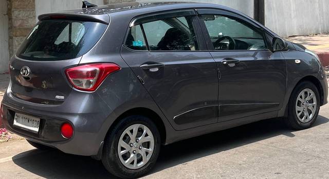 https://images10.gaadi.com/usedcar_image/4555093/original/processed_0da41a8f-b599-40d3-8f19-34a1282c1c00.jpg?imwidth=6401