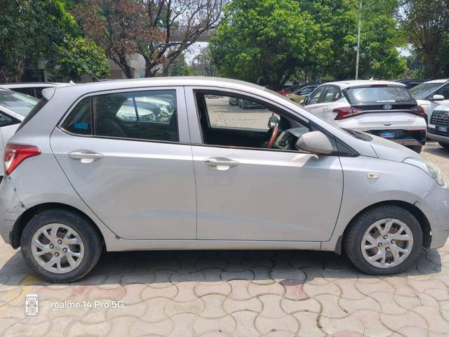 https://images10.gaadi.com/usedcar_image/4555105/original/processed_561ef219c9ee7b20ee6f7cd7445886a5.jpg?imwidth=6401