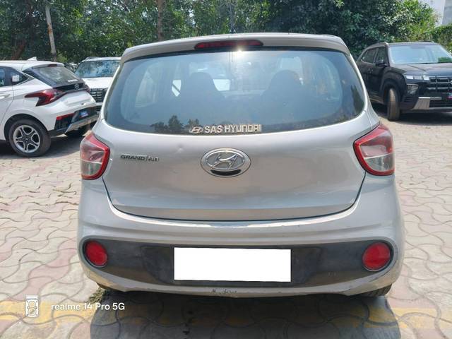 https://images10.gaadi.com/usedcar_image/4555105/original/processed_619e2d6f61e672425ed16f1cb16022d9.jpg?imwidth=6402