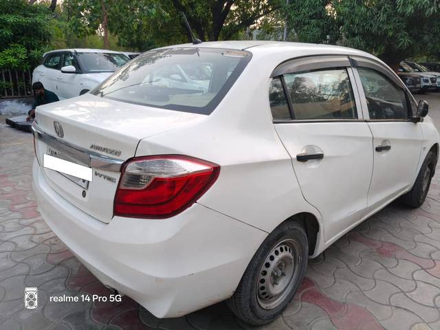 https://images10.gaadi.com/usedcar_image/4555107/original/processed_8aeb86c40914d5b26bb8f17b1f4066b9.jpg?imwidth=6402