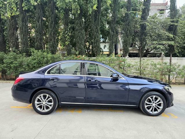 https://images10.gaadi.com/usedcar_image/4555109/original/processed_0ffbb042480cb69551615b2641289276.jpg?imwidth=6401