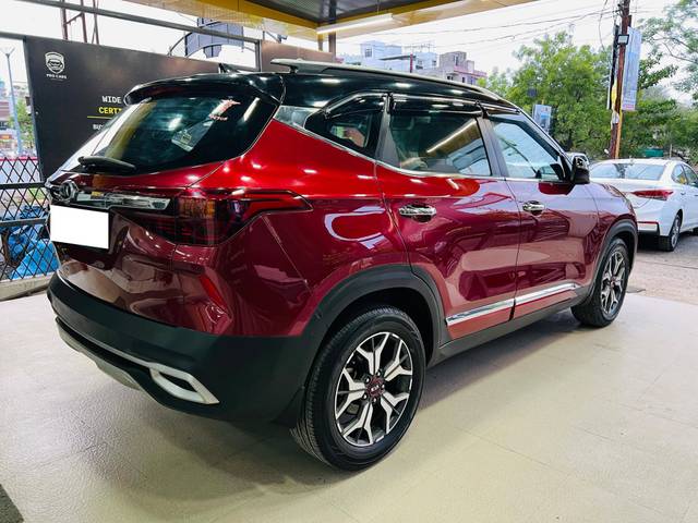 https://images10.gaadi.com/usedcar_image/4555110/original/processed_ce7549bc47bd8c299f64b143f71f6e85.jpg?imwidth=6401