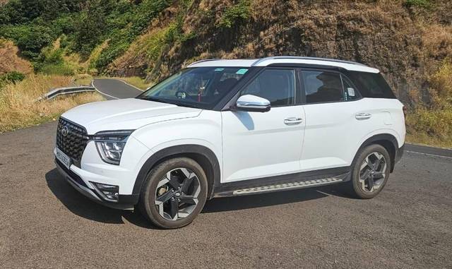 https://images10.gaadi.com/usedcar_image/4555117/original/processed_a73a7cea-9936-4f58-99df-136c00c47443.jpg?imwidth=6400