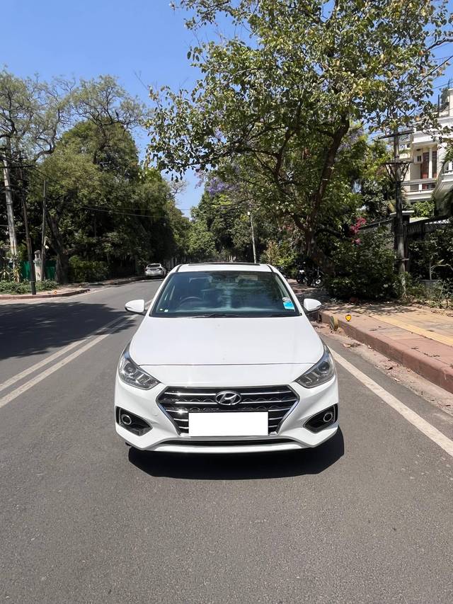https://images10.gaadi.com/usedcar_image/4555125/original/processed_4d4e5966-f965-4677-9cf7-a9f8fbcdf383.jpg?imwidth=6400
