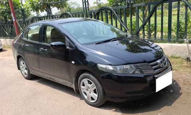 https://images10.gaadi.com/usedcar_image/4555126/original/processed_011c31ee05d2a1b0f16963bca9bfff49.jpg?imwidth=6400