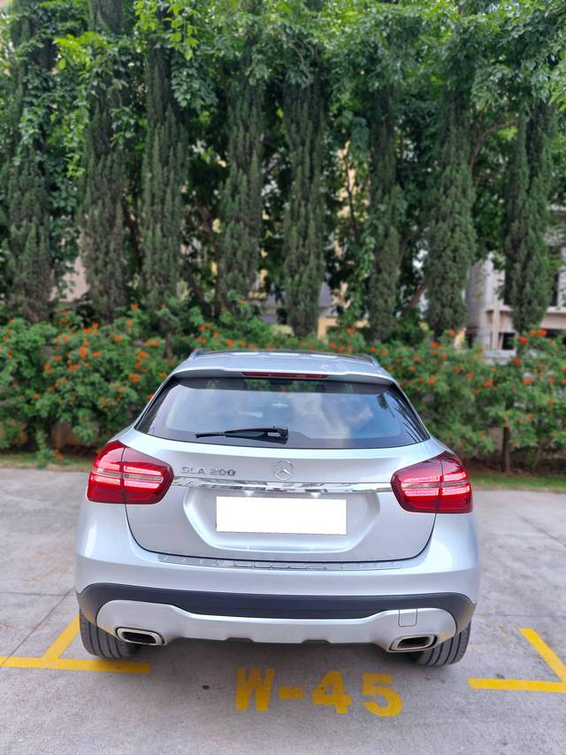 https://images10.gaadi.com/usedcar_image/4555127/original/processed_33e4d49d9a6958f589d327cb772ceee6.jpg?imwidth=6402