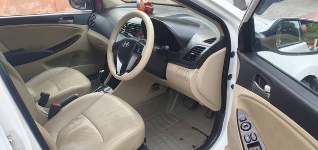 https://images10.gaadi.com/usedcar_image/4555129/original/b2554f94bbf5eef81b8c77b8e1e30193.jpg?imwidth=6402