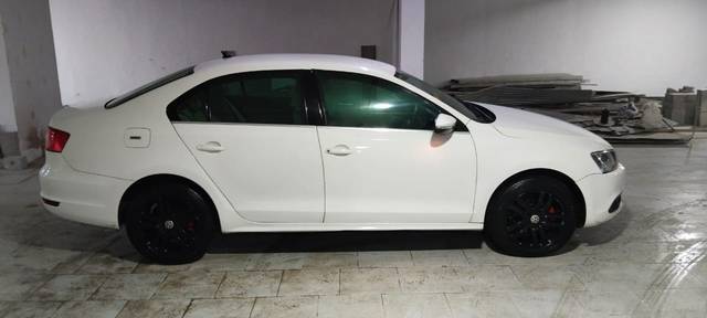 https://images10.gaadi.com/usedcar_image/4555177/original/46fd2504237a8ee6b04b56cfc075690c.jpg?imwidth=6401