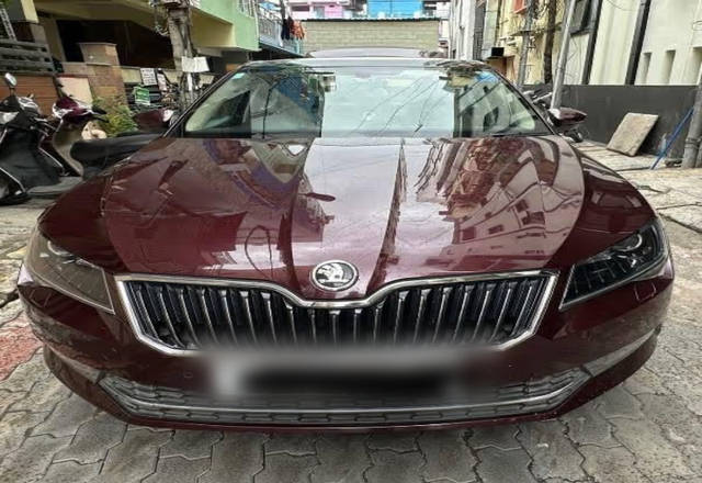https://images10.gaadi.com/usedcar_image/4555196/original/25e1dce4-05ab-4407-83f7-c23f535b7467.?imwidth=6402