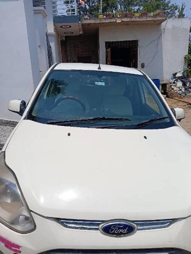 https://images10.gaadi.com/usedcar_image/4555199/original/processed_32a8d2ee-6359-4a9a-a83e-3a80d0d55a05.jpg?imwidth=6400