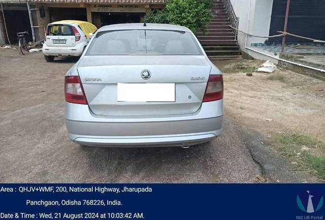 https://images10.gaadi.com/usedcar_image/4555209/original/processed_504bf819-eae0-4e49-b95d-3535ae3adecb.jpg?imwidth=6401