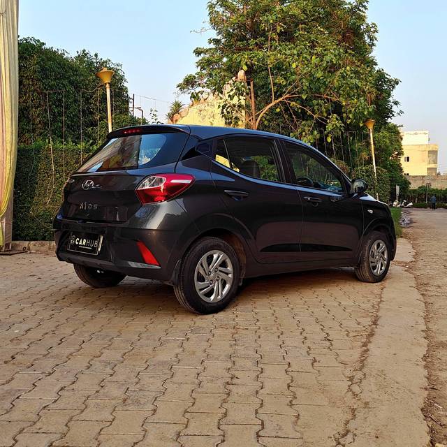 https://images10.gaadi.com/usedcar_image/4555216/original/processed_3dd13259b34367d004cf36f231da003e.jpg?imwidth=6402