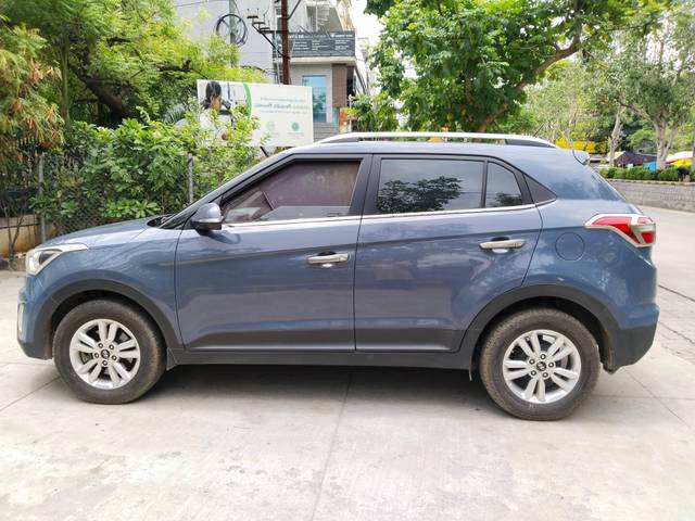 https://images10.gaadi.com/usedcar_image/4555217/original/processed_9070ba66a9228a18c4d634874d05e5ea.jpg?imwidth=6402