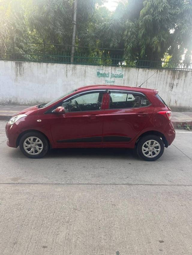 https://images10.gaadi.com/usedcar_image/4555218/original/processed_888d58df-0afc-476f-8750-ced71f0c90d8.jpg?imwidth=6402