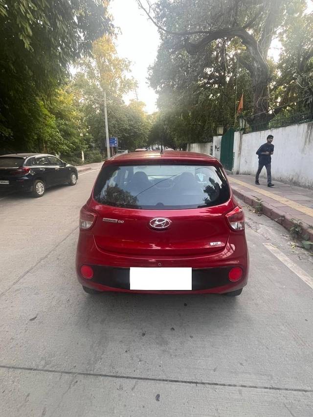 https://images10.gaadi.com/usedcar_image/4555218/original/processed_c5a7f1dc-1770-4022-b70a-4c8541fc99dc.jpg?imwidth=6401