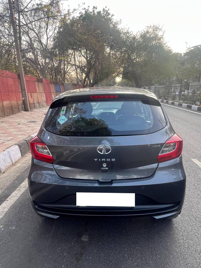 https://images10.gaadi.com/usedcar_image/4555224/original/processed_4e21bf3b-7a99-49b8-a961-9b2cf442f454.jpg?imwidth=6402