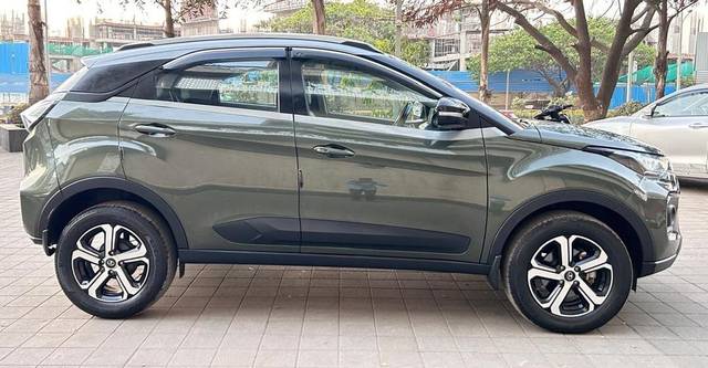 https://images10.gaadi.com/usedcar_image/4555225/original/9b6abcde9286e083b8fdc3cb636dfbb0.jpg?imwidth=6401
