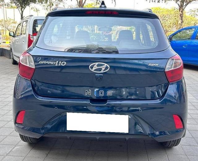 https://images10.gaadi.com/usedcar_image/4555233/original/processed_d5c06badf0b8cb9627fb4ae06a1c90d4.jpg?imwidth=6402