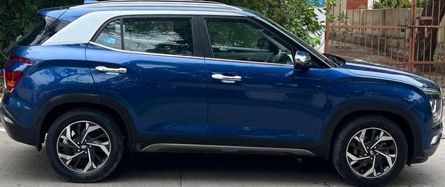 https://images10.gaadi.com/usedcar_image/4555242/original/processed_a1f5bce4-0176-48dc-bedc-a087ce871e15.jpg?imwidth=6401