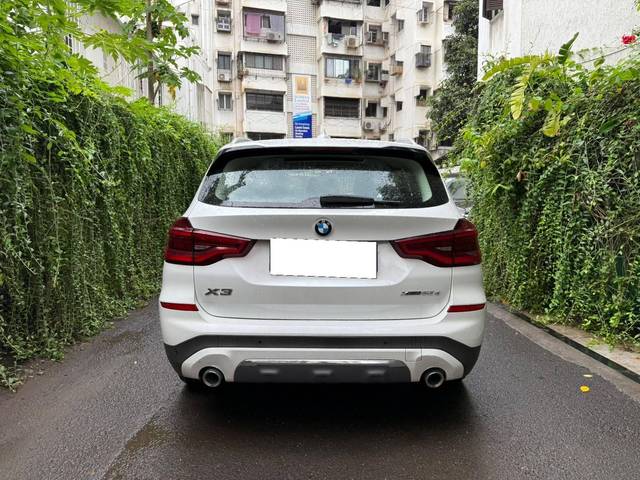 https://images10.gaadi.com/usedcar_image/4555245/original/processed_72ac83a9c922dbc2d688e1f6a971ab69.jpeg?imwidth=6401