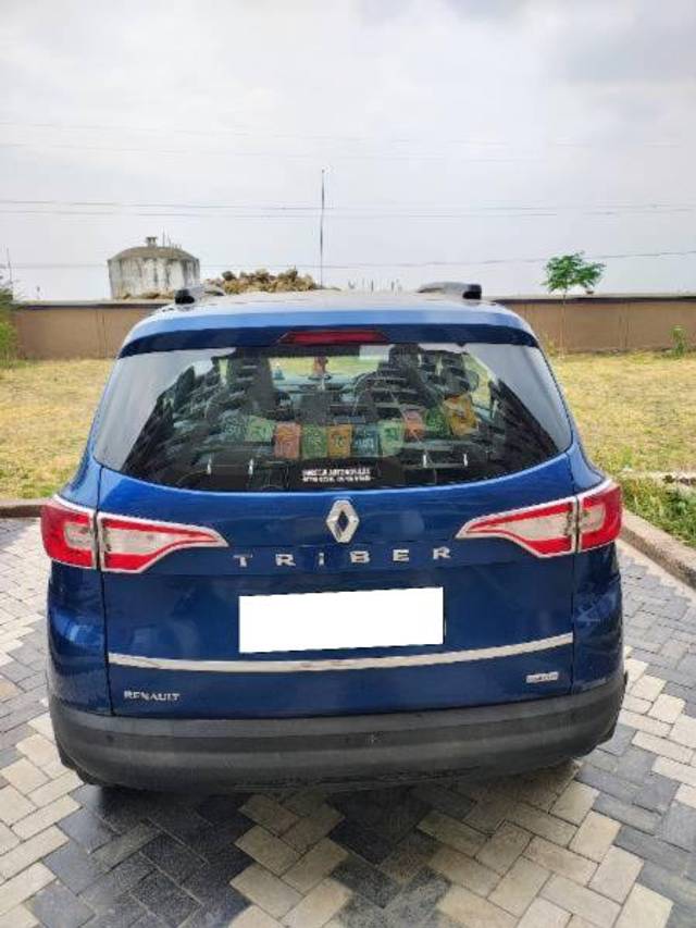 https://images10.gaadi.com/usedcar_image/4555246/original/processed_92497544-b05d-4f31-a85d-ce1265a9b770.jpg?imwidth=6401