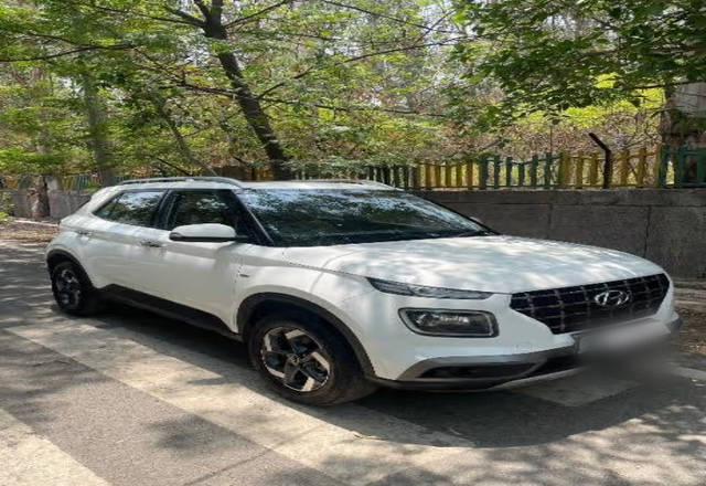 https://images10.gaadi.com/usedcar_image/4555251/original/eac18c1d-71e0-4bf6-9c48-26daf3699edc.?imwidth=6400