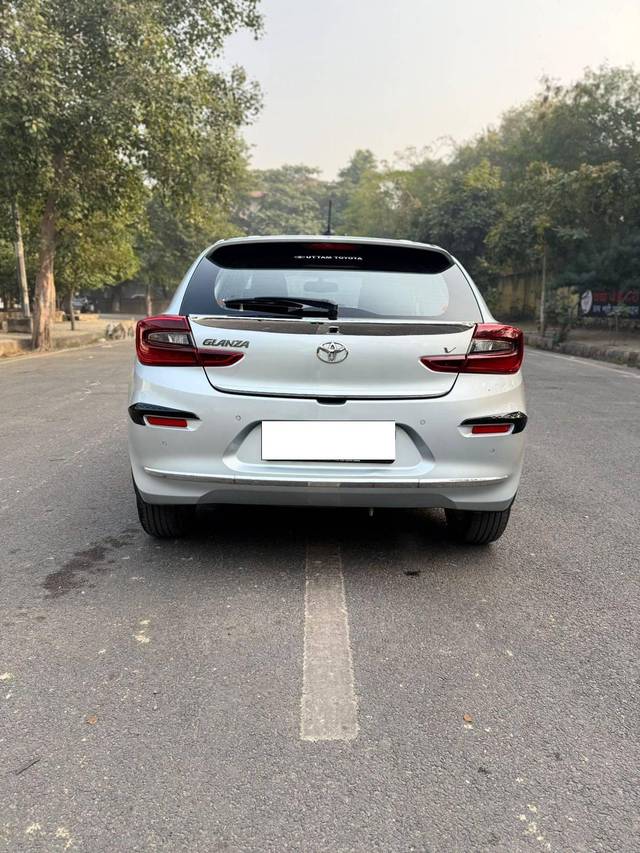 https://images10.gaadi.com/usedcar_image/4555256/original/processed_3799d57949f54f931112bb39b218a198.jpg?imwidth=6401