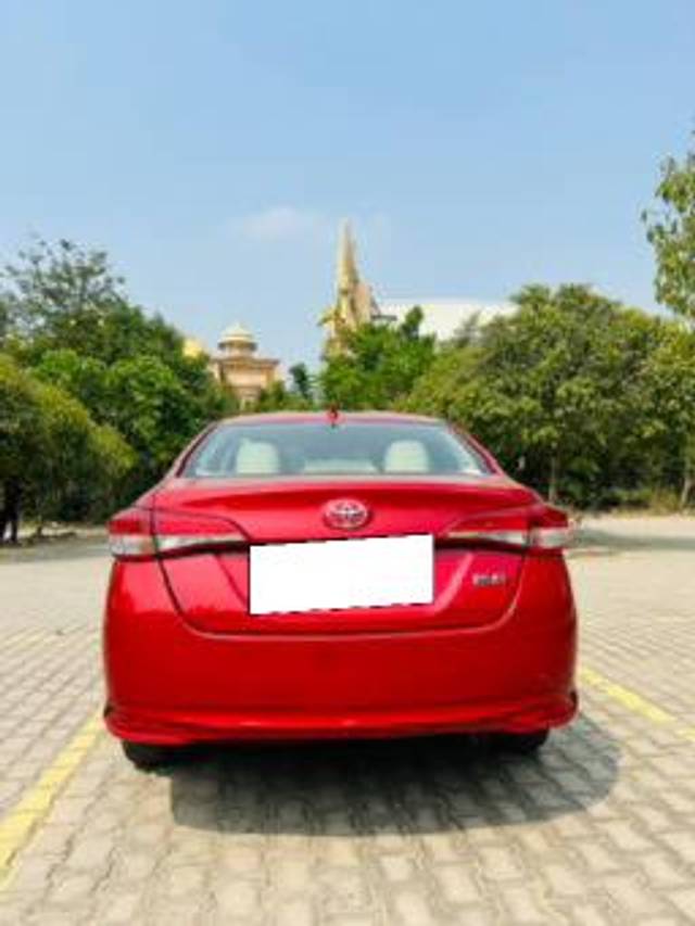 https://images10.gaadi.com/usedcar_image/4555258/original/processed_1e5f8c9a2f1a78f6d1b45a1b6384dee2.jpg?imwidth=6401