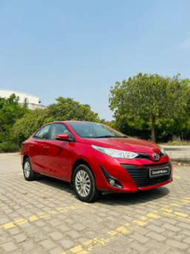https://images10.gaadi.com/usedcar_image/4555258/original/processed_e38eae423605ef2840471884aac92b44.jpg?imwidth=6402