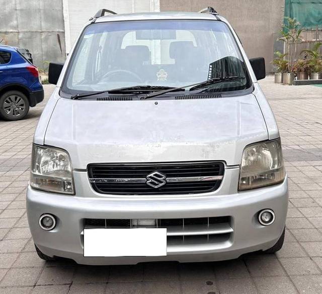 https://images10.gaadi.com/usedcar_image/4555268/original/processed_3416b607711eabb3c00f526e1e1d0633.jpg?imwidth=6402