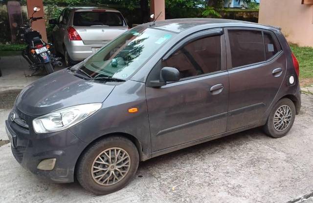 https://images10.gaadi.com/usedcar_image/4555302/original/processed_282d814f-08c4-4a0c-a5ef-94bac9bfb37d.jpg?imwidth=6400