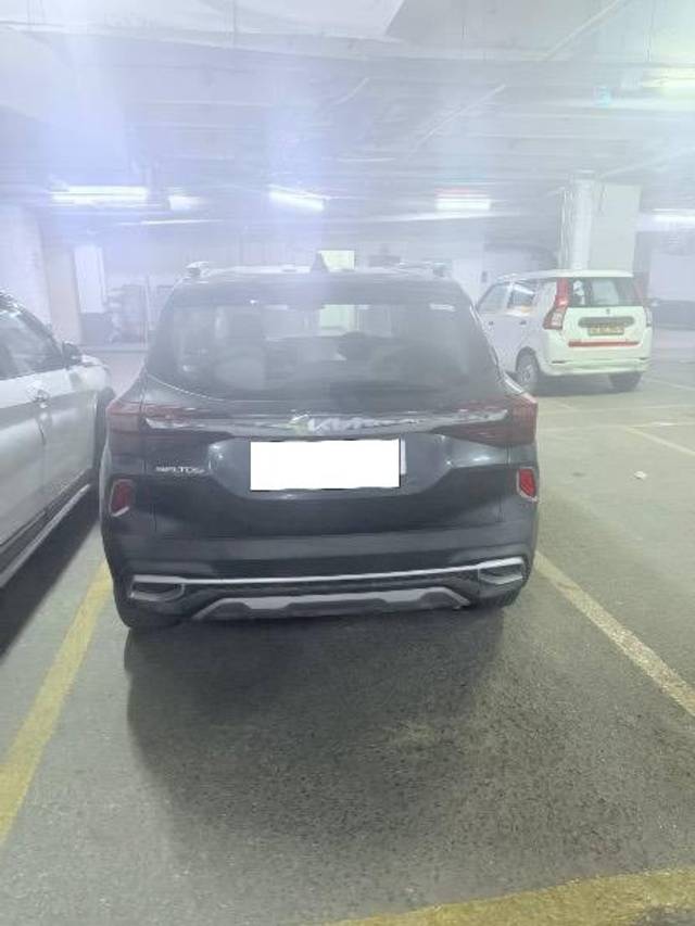 https://images10.gaadi.com/usedcar_image/4555305/original/processed_33fb646a-9a0b-4951-8884-7271077fa63b.jpeg?imwidth=6401