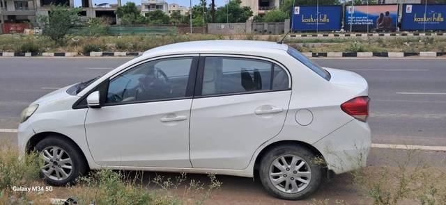 https://images10.gaadi.com/usedcar_image/4555331/original/processed_7263d864-dcfd-4d57-bb36-21efc3fc7b41.jpg?imwidth=6402