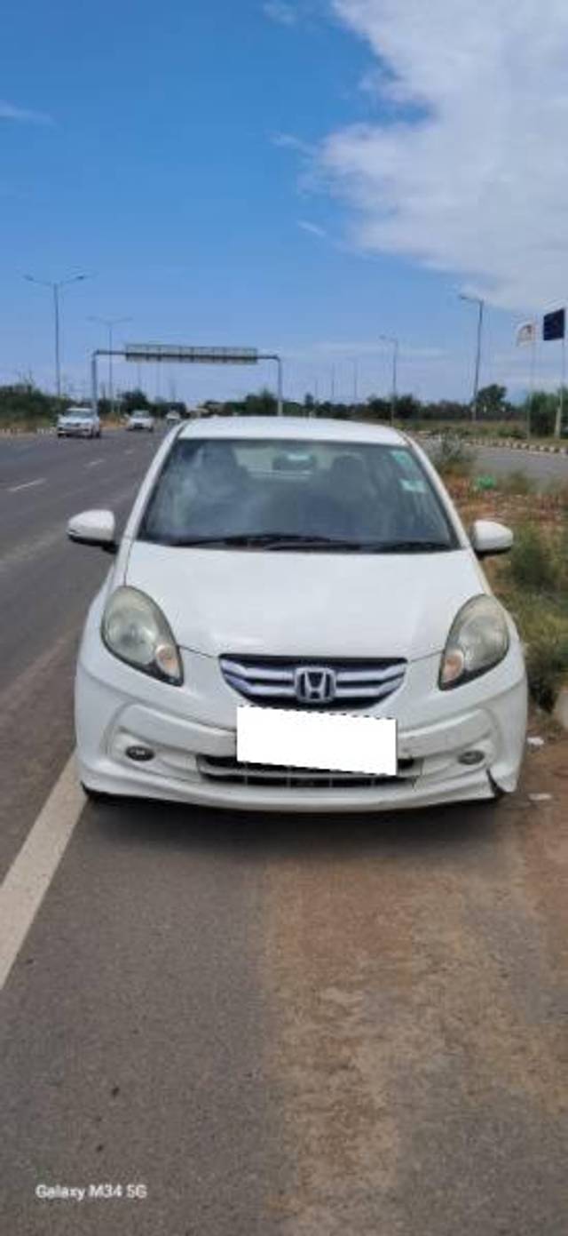 https://images10.gaadi.com/usedcar_image/4555331/original/processed_762761a0-c036-4d87-ad63-a78792d0ab6f.jpg?imwidth=6400