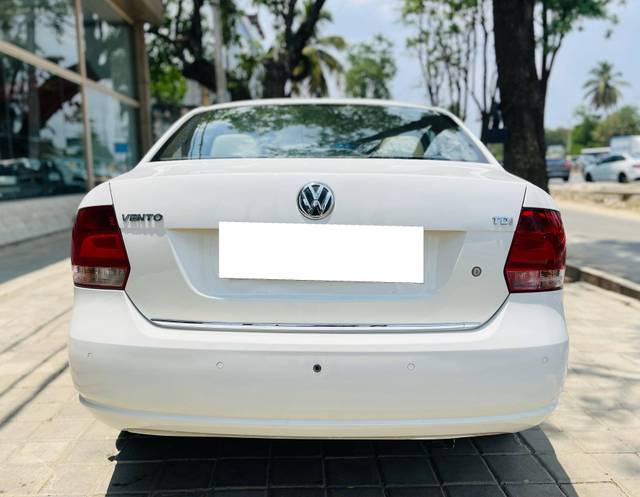 https://images10.gaadi.com/usedcar_image/4555333/original/processed_e6f226aa0e98b03d93d22a059f3d770f.jpg?imwidth=6401