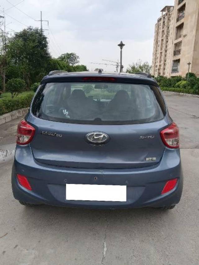 https://images10.gaadi.com/usedcar_image/4555335/original/processed_537903fd-7313-4efc-af3c-b618f06f69ae.jpg?imwidth=6402