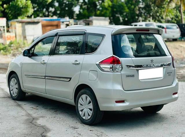 https://images10.gaadi.com/usedcar_image/4555357/original/processed_8facd650-a52d-4e87-aa51-55cf194961aa.jpg?imwidth=6402